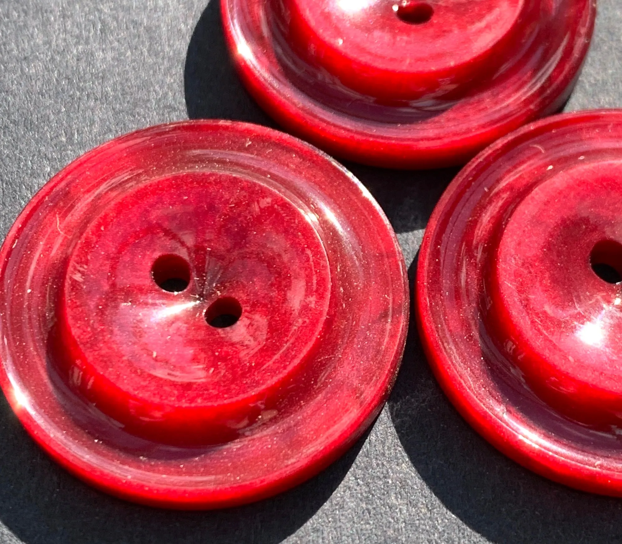 1 Deep Burgundy Red Vintage 2.7cm Button