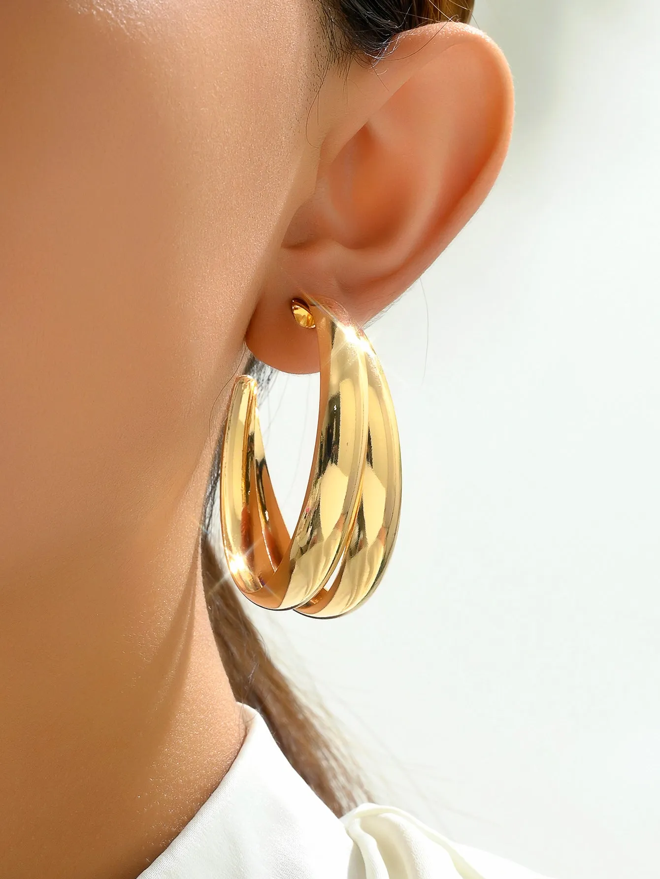 1 Pair Elegant Lady Solid Color Alloy Hoop Earrings