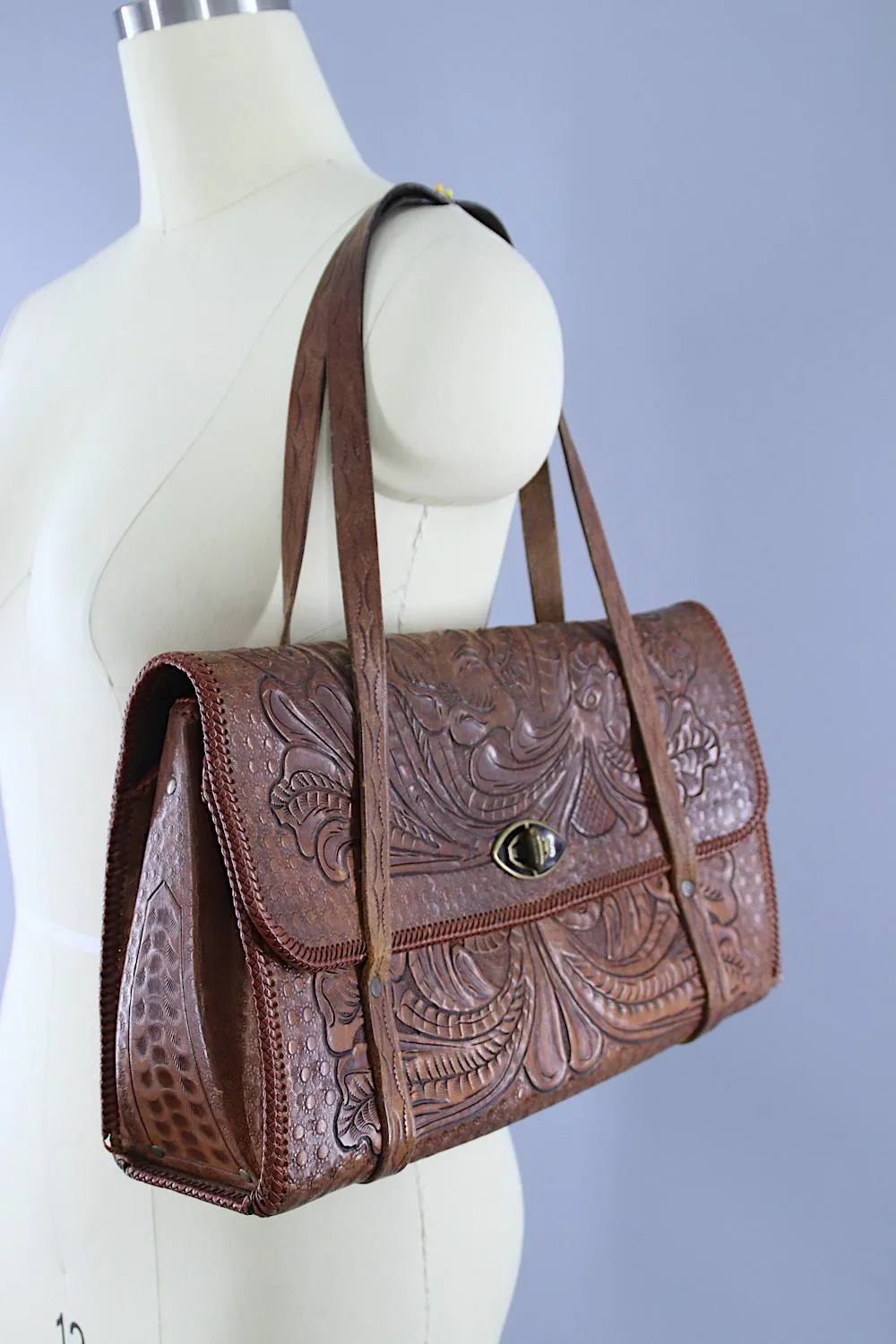 1960s Vintage Tooled Leather Shoulder Bag / Tortoise Lucite Clasp