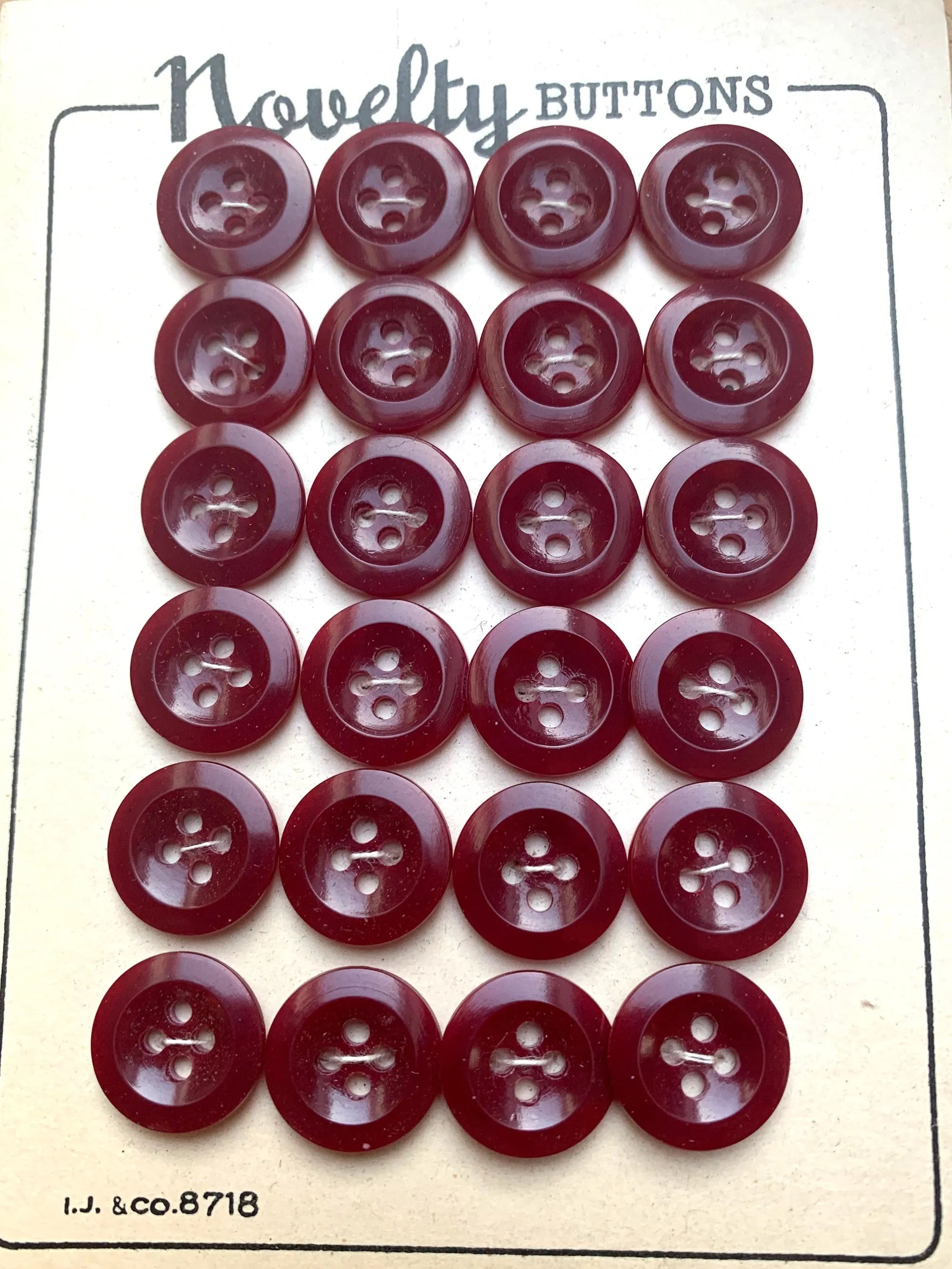 24 Vintage 1940s British 1cm or 1.3cm Shiny Maroon Buttons