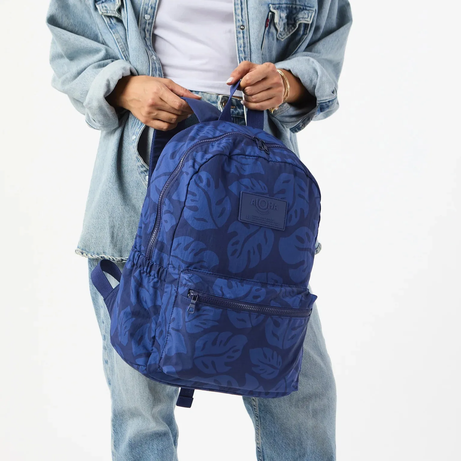 ALOHA COLLECTION Laulea Keep It Lt Backpack-current/navy