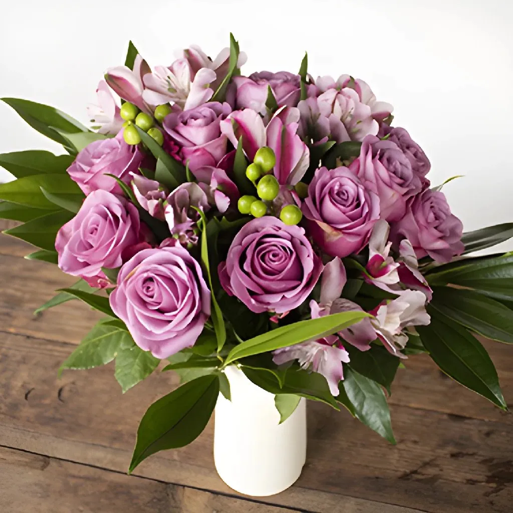 Chic Lavender Rose Bouquet