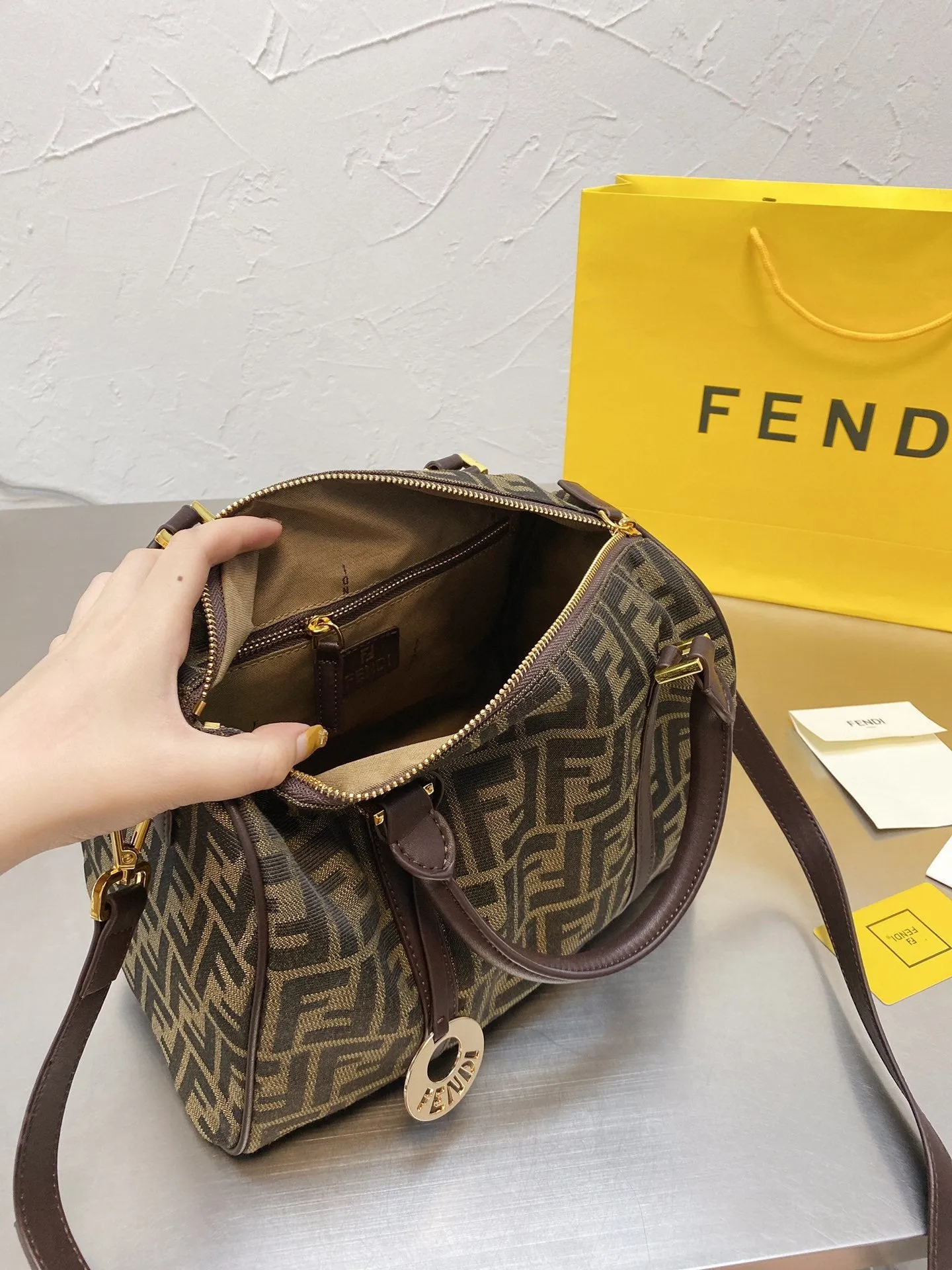 EN   Designer bags by Fendi 209