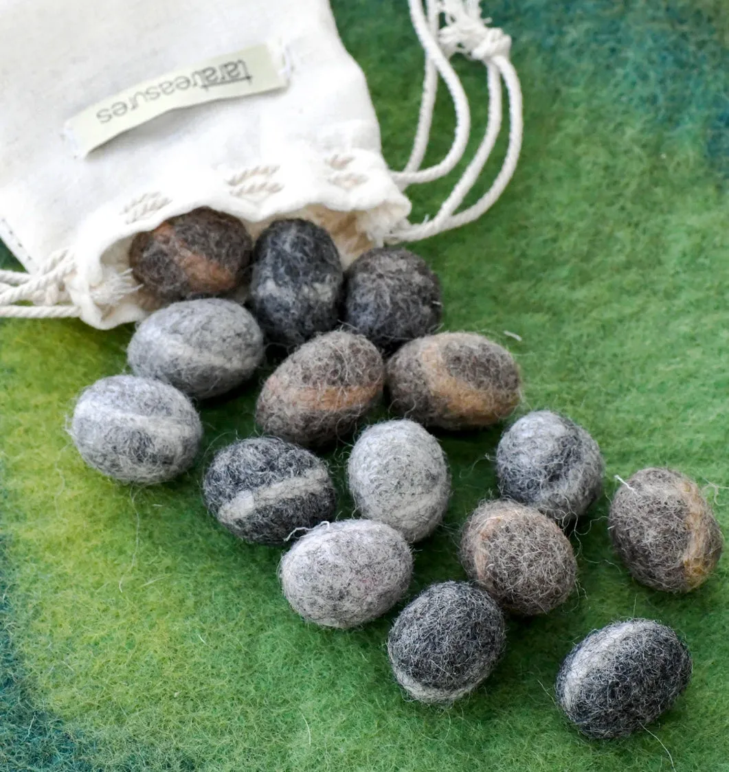 Felt Pebbles Stones in a Pouch - 3cm - 15 pebbles