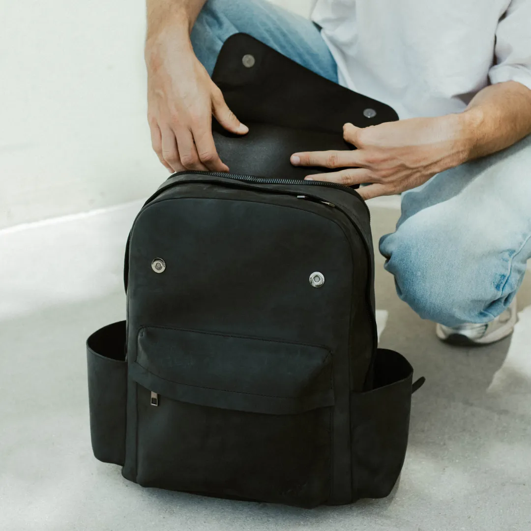 Leather Rugged Backpack - Black Edition