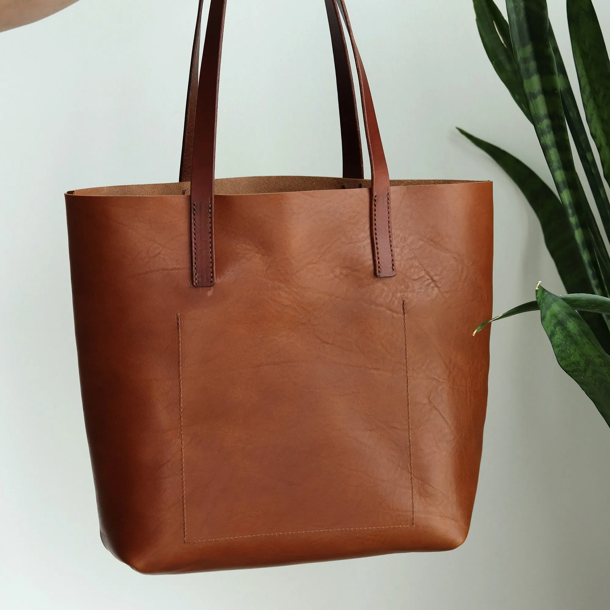 Minimalist Leather Tote - Luxe Brown