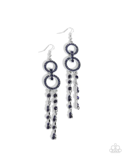 Paparazzi Earring ~ Chic Crowd