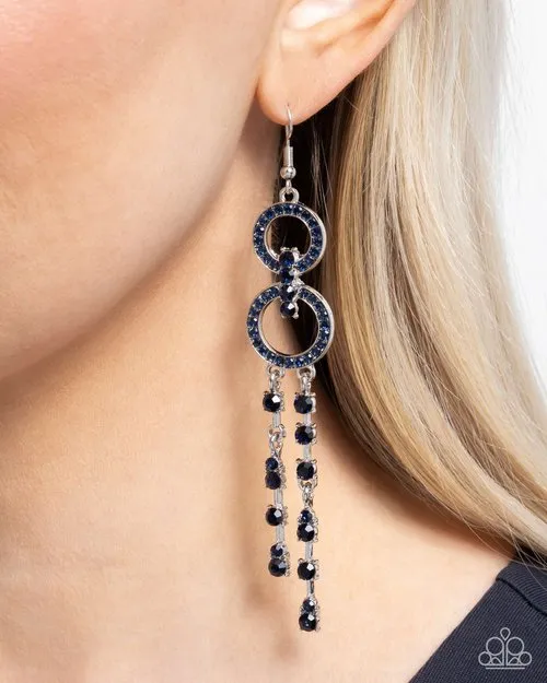 Paparazzi Earring ~ Chic Crowd