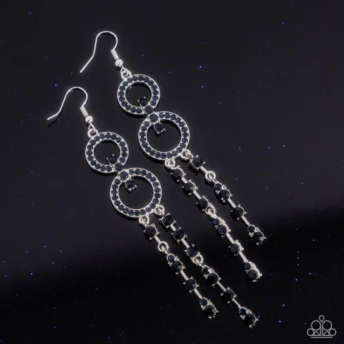 Paparazzi Earring ~ Chic Crowd