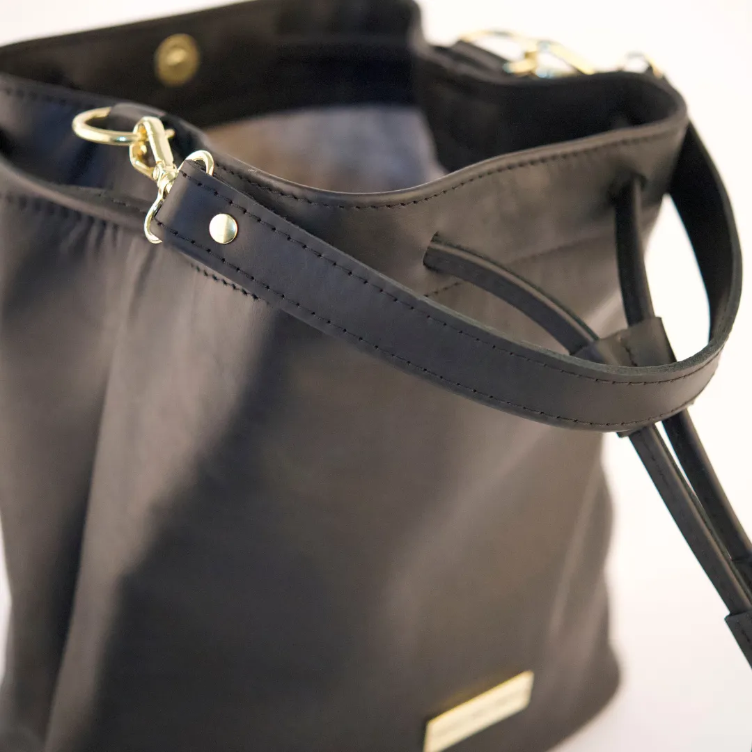 The Genuine Leather Drawstring Bag - Black