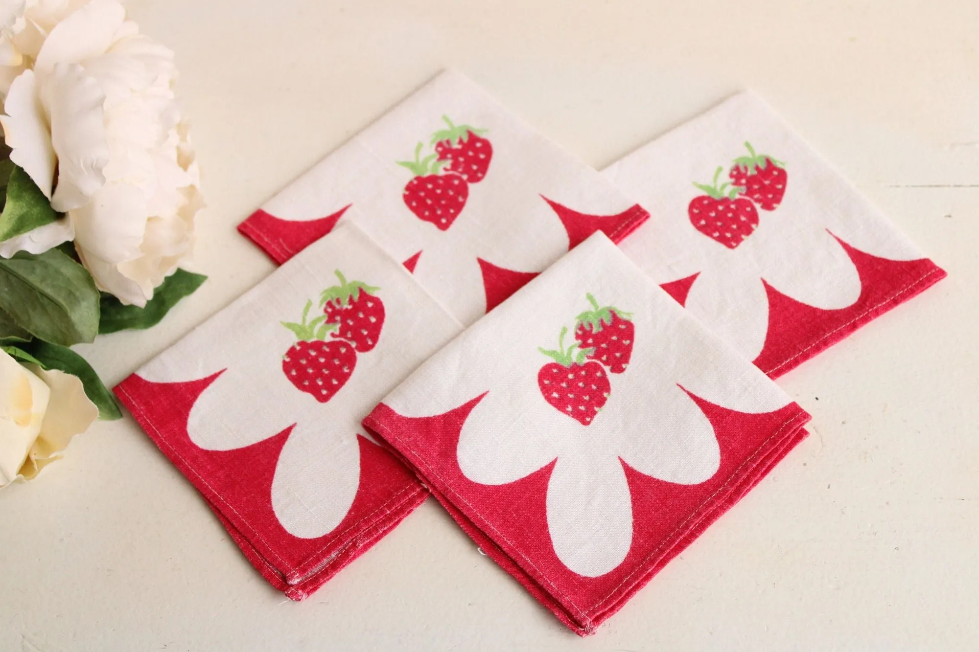 Vintage 1960s 1970s Set of Four Strawberry Print Linen Napkins