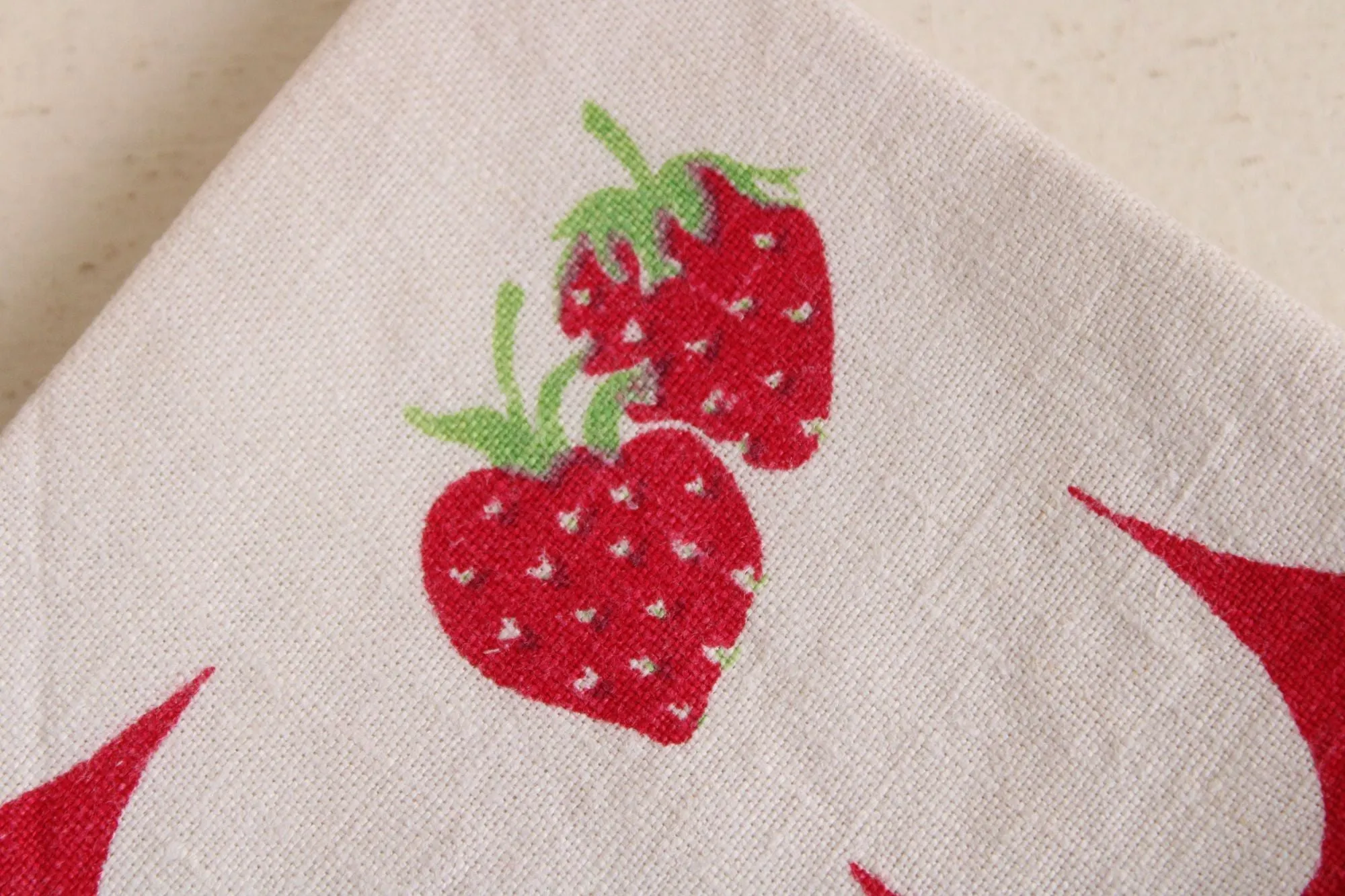 Vintage 1960s 1970s Set of Four Strawberry Print Linen Napkins