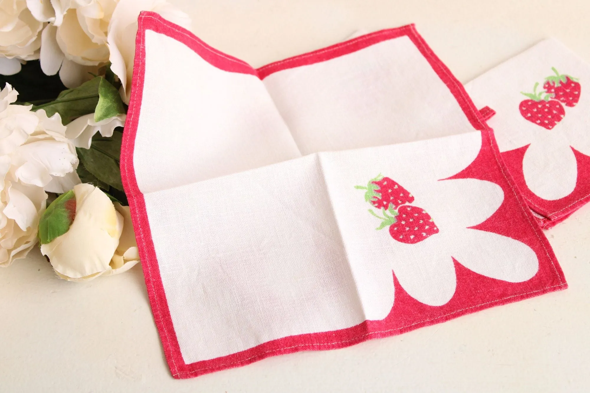 Vintage 1960s 1970s Set of Four Strawberry Print Linen Napkins